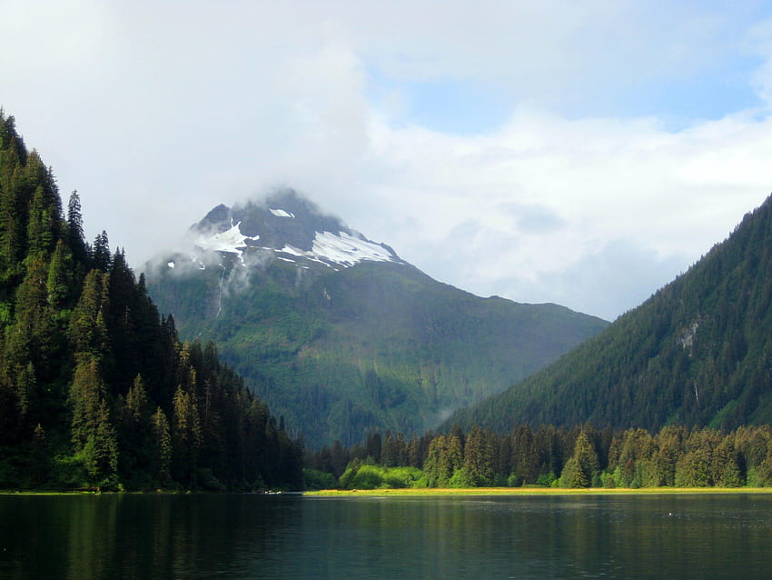 montaña, alaska, azul, alaska, montaña, lago, verde, nubes, árboles, naturaleza, cielo, agua fondo de pantalla