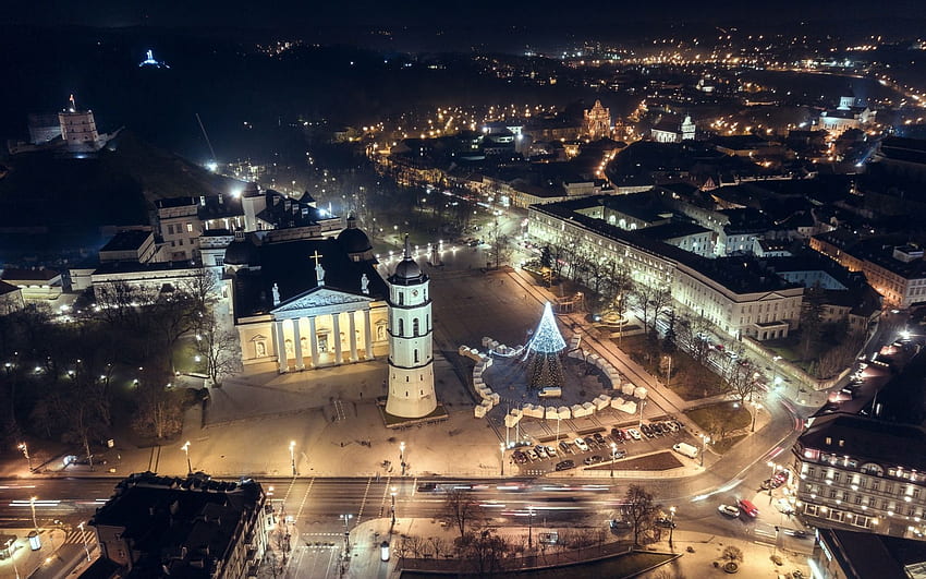 Площад на катедралата, Вилнюс, Литва, вечер, градски светлини, Стария град на Вилнюс, столица на Литва за с резолюция . Високо качество HD тапет