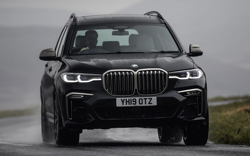 BMW X7 M50d (UK) - and HD wallpaper