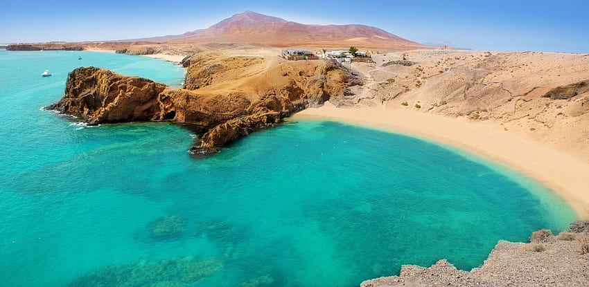 Specchio d'acqua vicino a formazione rocciosa, acqua, sabbia, Lanzarote, natura Sfondo HD