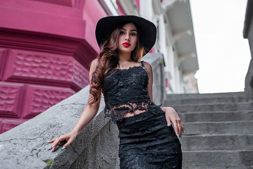 Rosalia Murcia w czerni, koronka, modelka, kapelusz, brunetka, kroki Tapeta HD