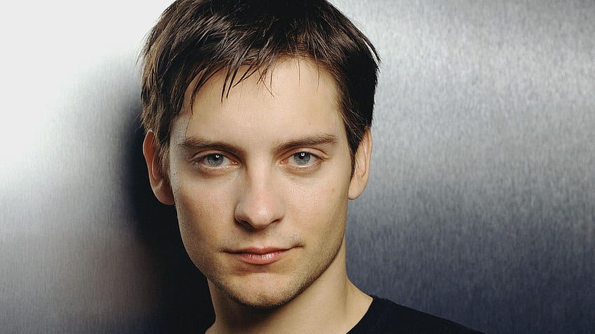tobey maguire face blue eyes HD wallpaper tobey maguire face blue eyes HD wallpaper