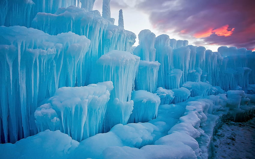 Winter-Schnee-kalte atemberaubende Eis-Eiszapfen der Natur HD-Hintergrundbild