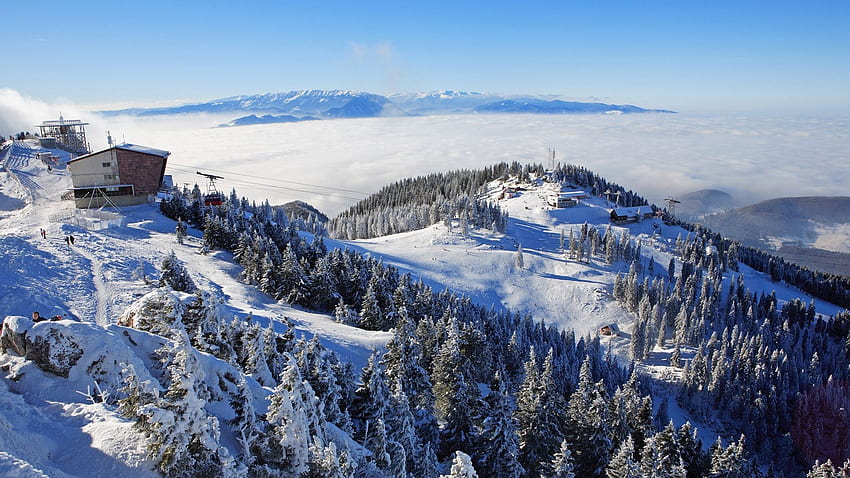 Брашов, Румъния, Пояна Брашов сняг над планината. Живописно, Брашов, Небе и облаци, Брашов HD тапет