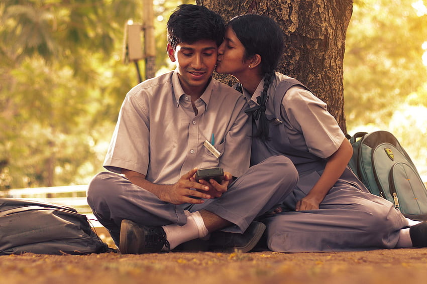 Powrót do szkoły — kino ekspresowe, Mudhal Nee Mudivum Nee Tapeta HD