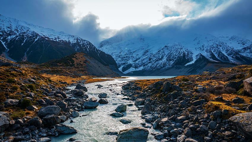Aoraki (Mount Cook) National Park, Nova Zelândia, riacho, rochas, pedras, nuvens, paisagem, céu papel de parede HD
