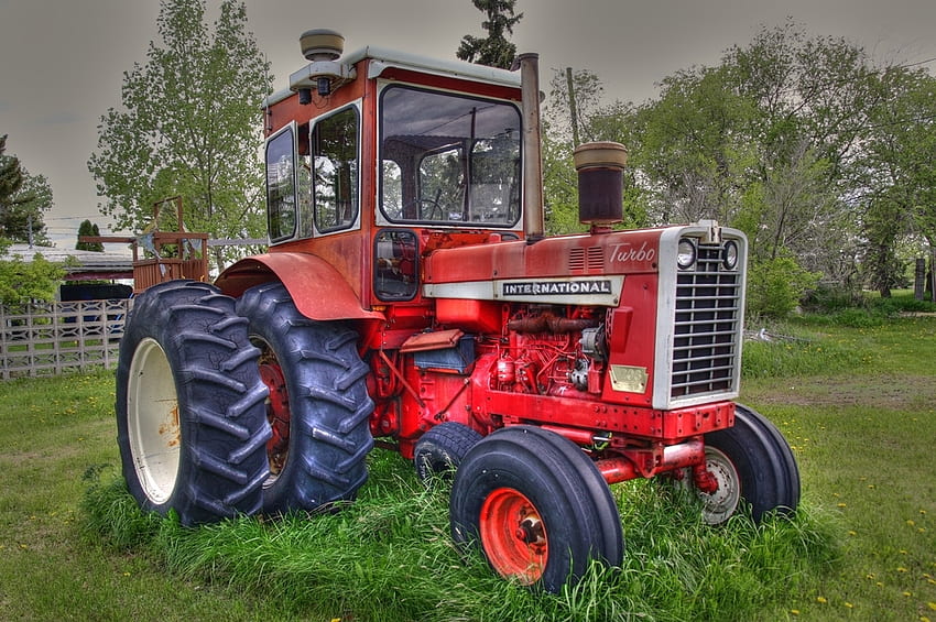 Old International With Turbo Engine, farmer, international, farm, tractors HD wallpaper