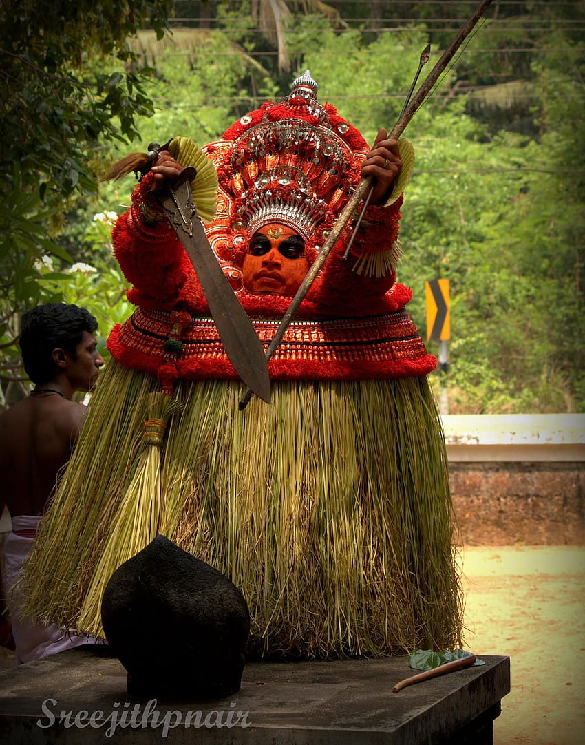 Theyyam: The divine dance from gods own country. Kerala india HD phone wallpaper