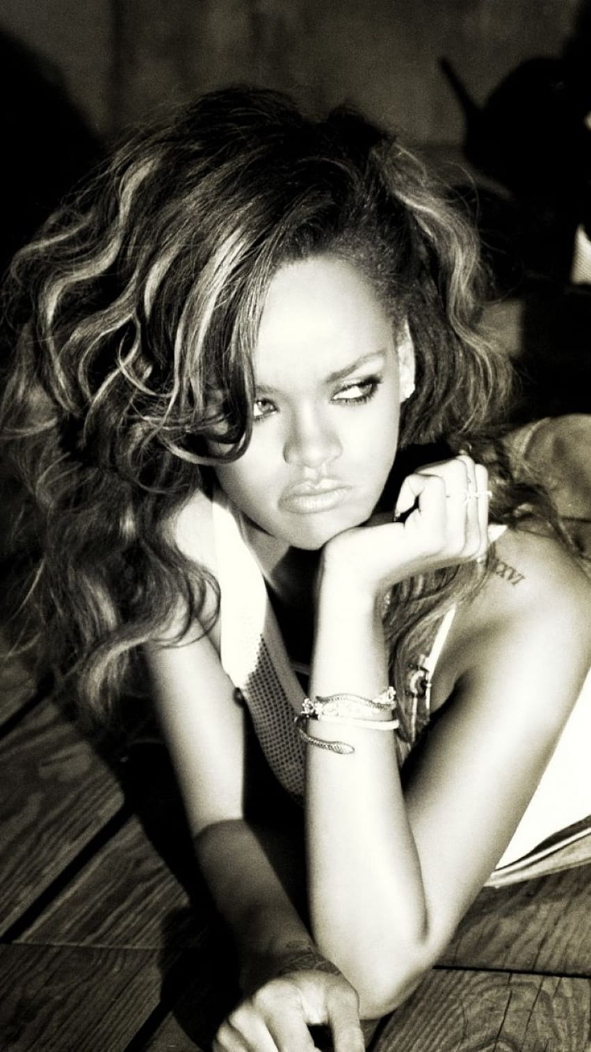 Rihanna iPhone HD phone wallpaper