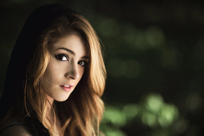 Chrissy Costanza Against The Current  Chrissy costanza Chrissy  constanza Crissy costanza