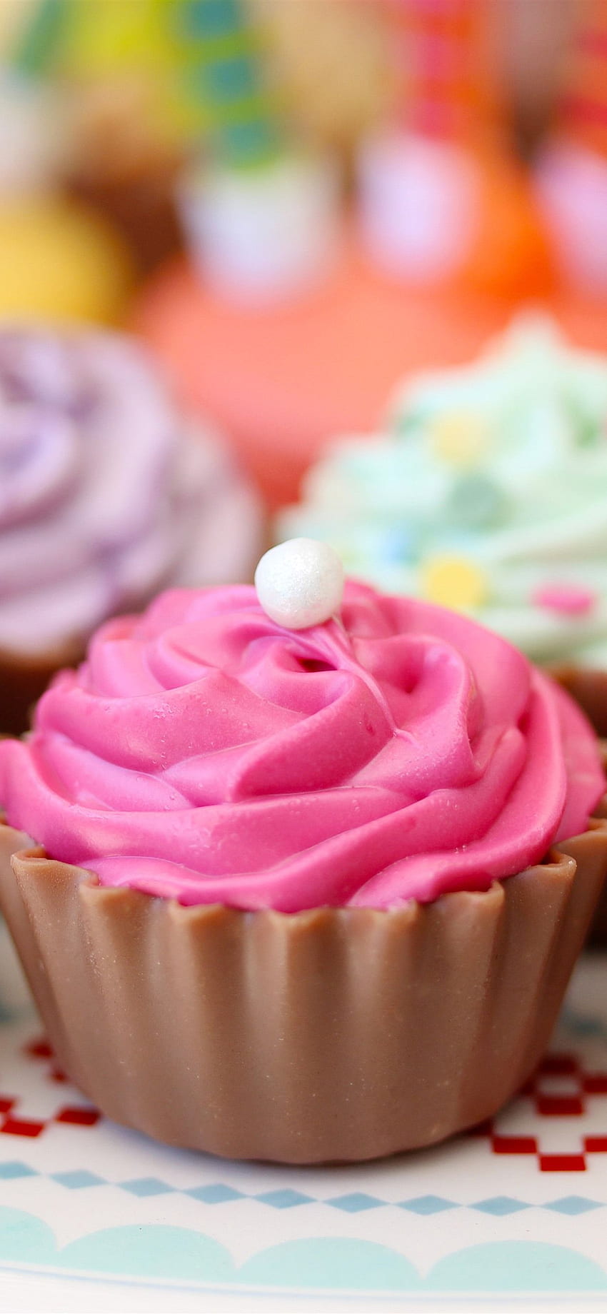Colorful cupcakes, cream, food, dessert iPhone XS, Cuakes HD phone wallpaper