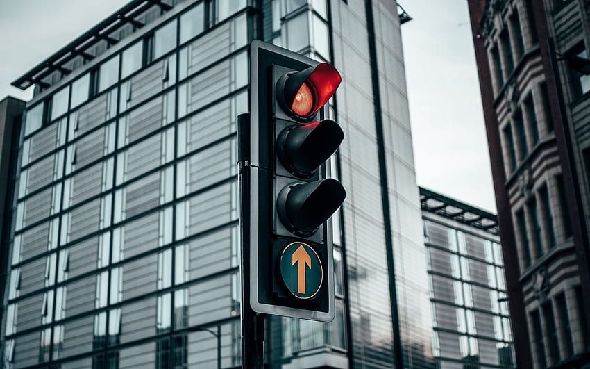 semáforos, luz vermelha, edifícios modernos, sinais de trânsito, semáforo com luz vermelha para com resolução . Alta qualidade papel de parede HD
