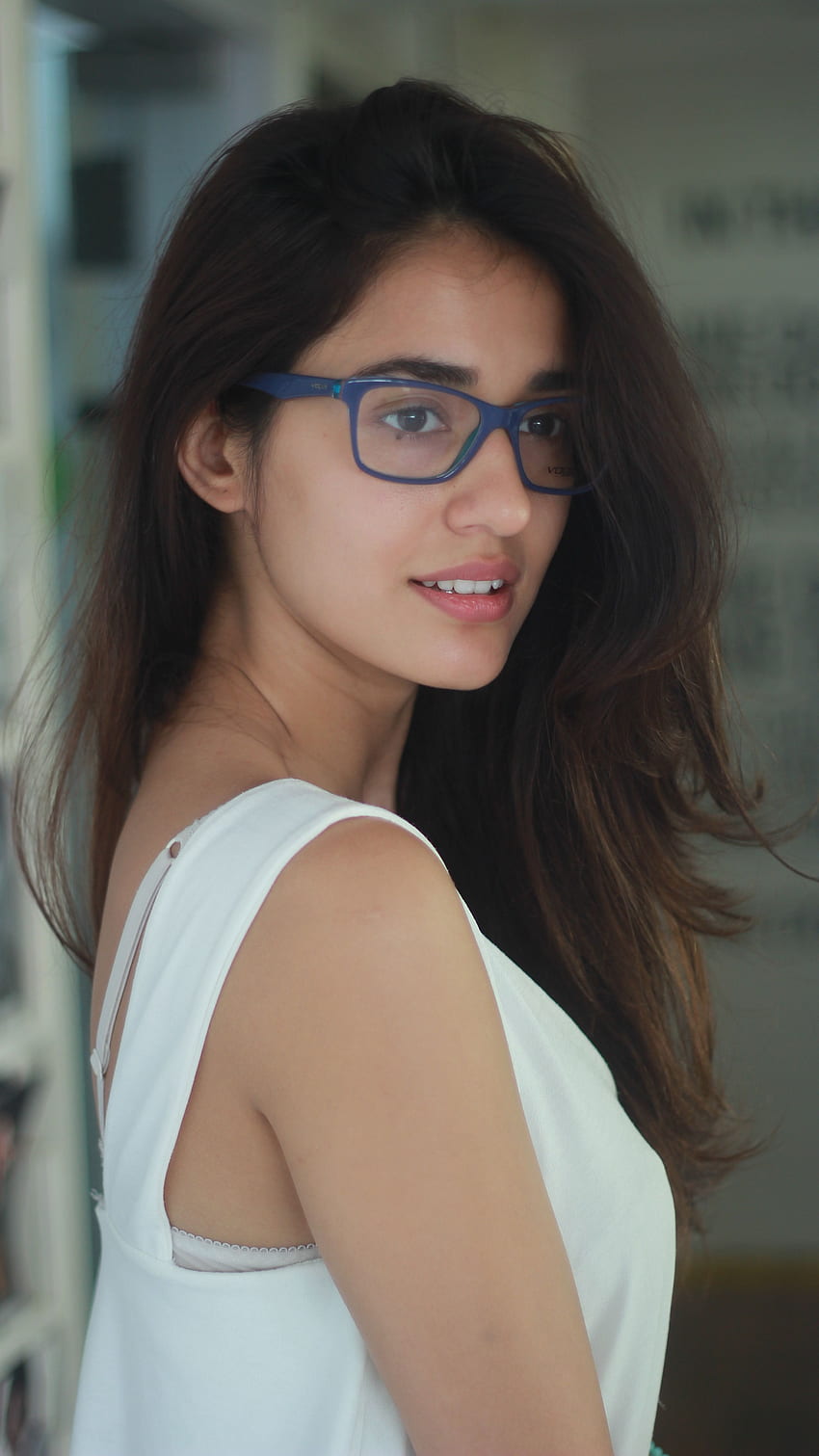 Disha Patani, atriz de Bollywood Papel de parede de celular HD