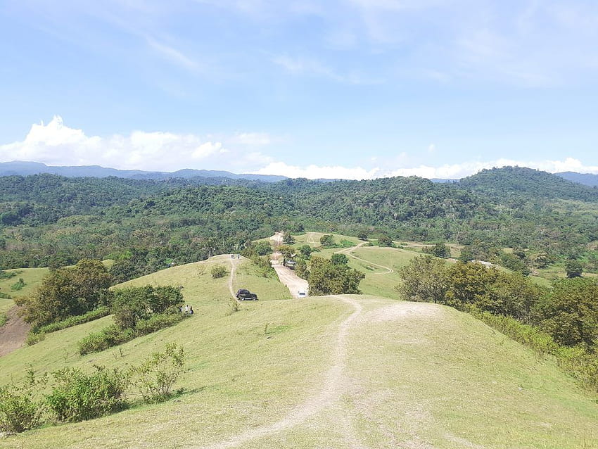 Visit Teletubbies Hill in Labuan Bajo - Flores. Komodo One Click Tour HD wallpaper