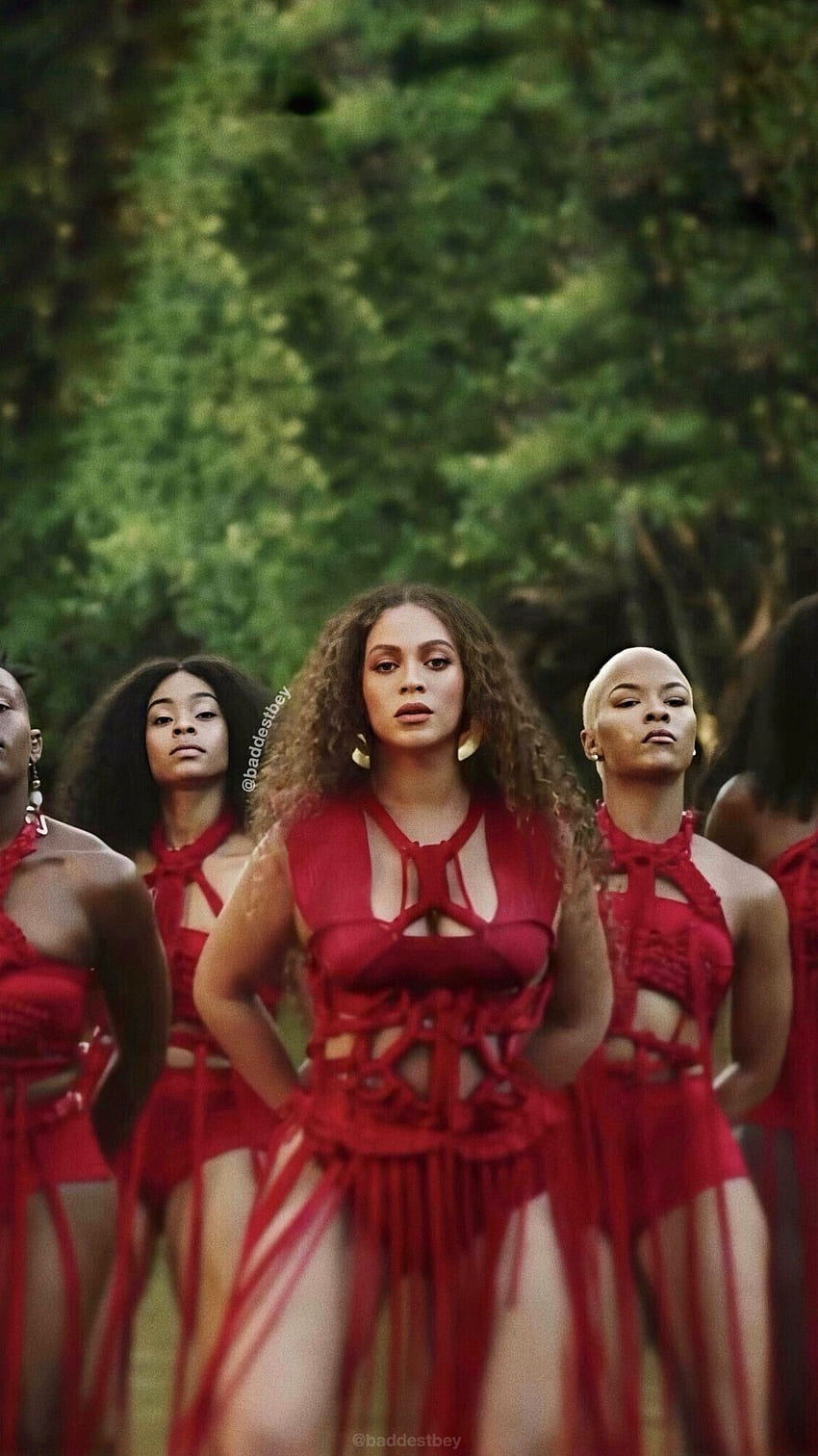 Beyoncé “Bigger”.. Videoclipe de Beyoncé “Bigger” do álbum “The Gift”. Beyoncé rainha, Beyoncé rainha, Celebridades, Jay Z e Beyoncé Papel de parede de celular HD