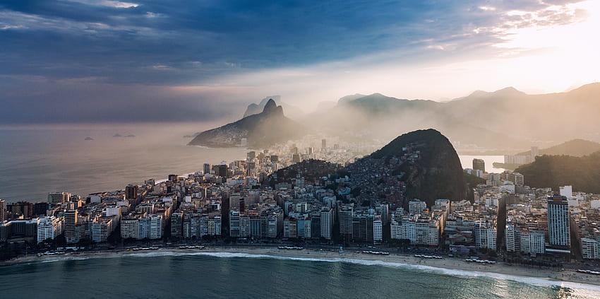 Río de Janeiro, ciudad, edificios y montañas, vista aérea fondo de pantalla