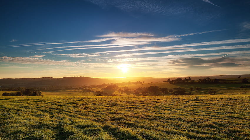 Sun Rising Over Country Hills Ultra HD wallpaper