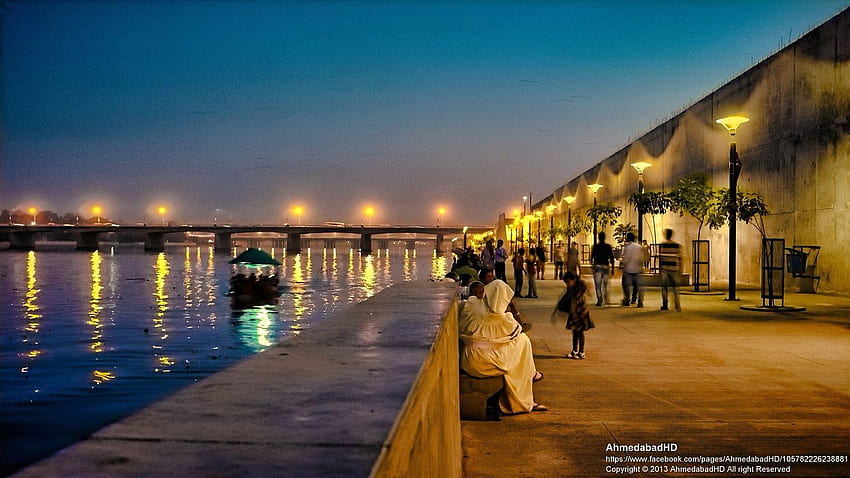 Frente al río. Ciudad, Ciudad vieja, Dibujo en perspectiva, Ahmedabad fondo de pantalla