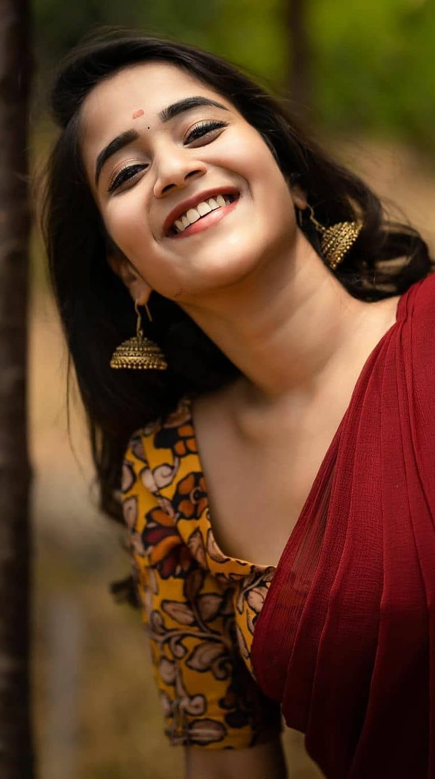 Deepti Sunaina, gadis tiktok telugu, pecinta saree wallpaper ponsel HD