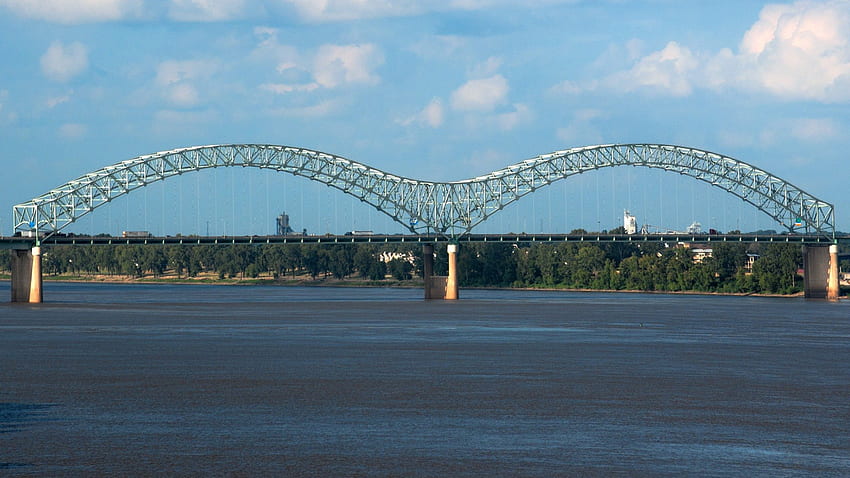 ミシシッピ川を渡るメンフィス橋、ミシシッピ川、雲、橋、水、鋼 高画質の壁紙