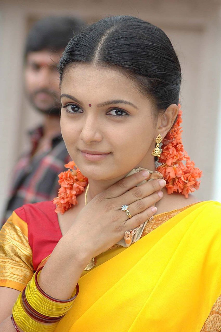 Theoxygenious: Cute Actress Saranya Mohan Telugu Actress HD phone ...