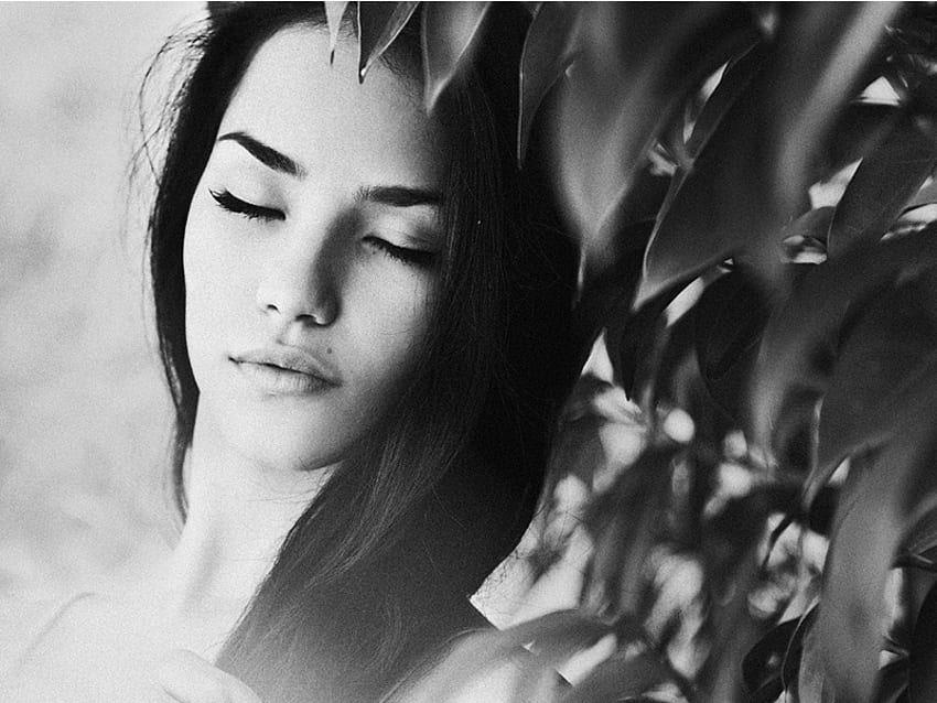 YOU REMIND ME, black and white, eyes, face, beautiful, woman HD wallpaper