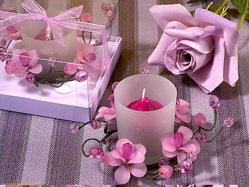 Romantic Candles . Candele fai da te decorate, Candele romantiche