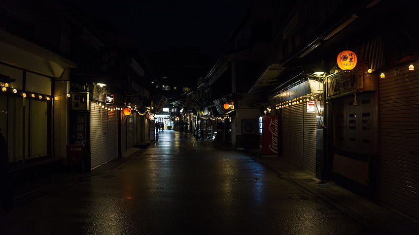 厳島日本街路灯ランタン夜アジア、日本の雨の通り 高画質の壁紙