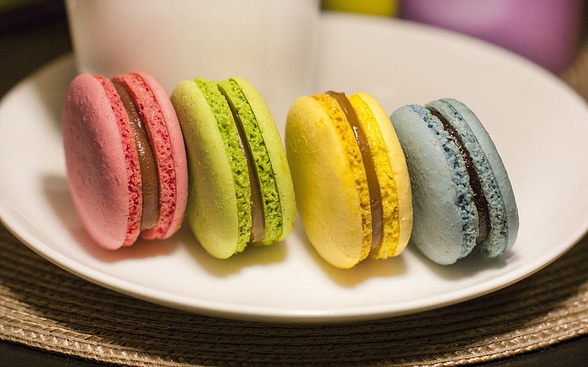 Macaroon Sweets Colorful Pink Green Yellow Blue . HD wallpaper