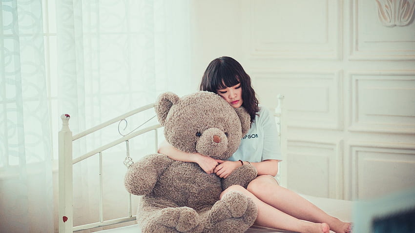 Teddy Bear with Beautiful Girl HD wallpaper