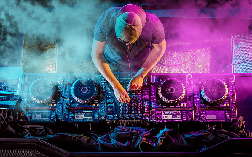 Console de DJ, conceitos de trabalho de DJ, festa de dança, DJ, vista de altura, controlador de DJ com resolução . Alta qualidade papel de parede HD
