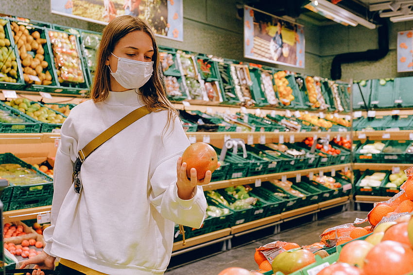 Woman Wearing Mask in Supermarket · Stock, Grocery Shopping HD wallpaper