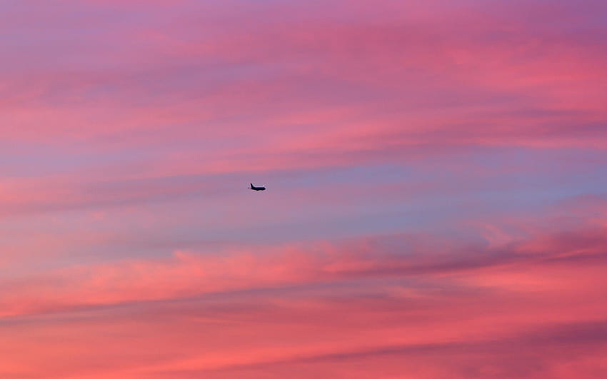 Plane flying over a pink sky 13 Retina Macbook Pro - HD wallpaper