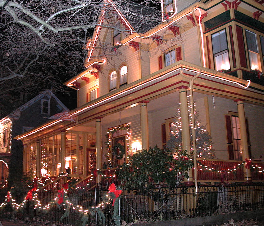 Christmas in Cape May; Cape May – Lewes Ferry Partners with MAC for Victorian Yuletide Cheer! > Delaware River & Bay Authority, Victorian Christmas House HD wallpaper