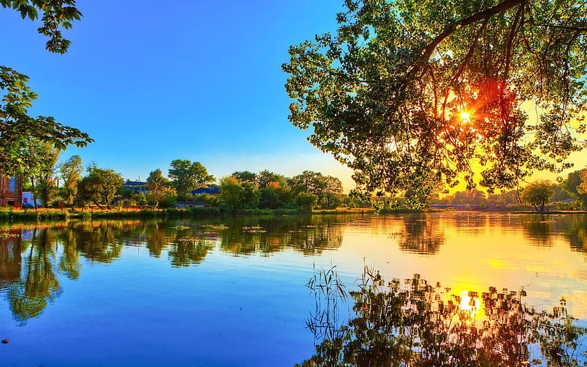 ธรรมชาติ แม่น้ำ พระอาทิตย์ตก ใบไม้ ดวงอาทิตย์ คลื่น การสะท้อน ไม้ ต้นไม้ มงกุฎ โครน สี สี ตอนเย็น วอลล์เปเปอร์ HD