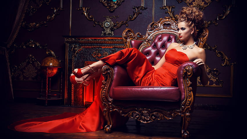 Wanita muda berambut coklat duduk di kursi Glamour Armchair, Glamorous Woman Wallpaper HD