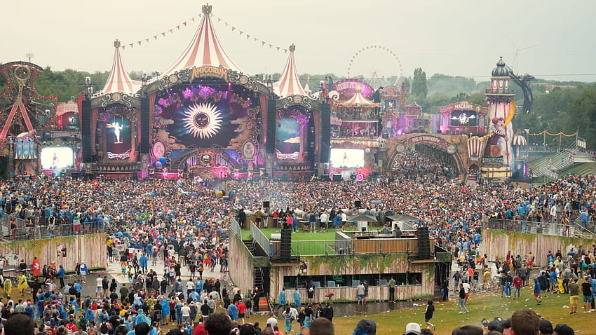 At Tomorrowland music festival, luxury can be a main event, Tomorrowland Couples HD wallpaper