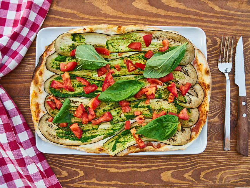 Vegan Vegetarian Pizza Ultra Background for U TV : & UltraWide & Laptop : Tablet : Smartphone, Vegetarian Food HD wallpaper