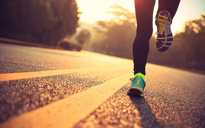 running, fitness, healthy lifestyle, running concepts, running girl, legs, evening jogging, running legs HD wallpaper