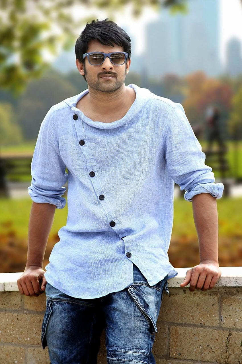 Telugu Schauspieler Prabhas New 954×1431 Telugu, indischer Held HD-Handy-Hintergrundbild