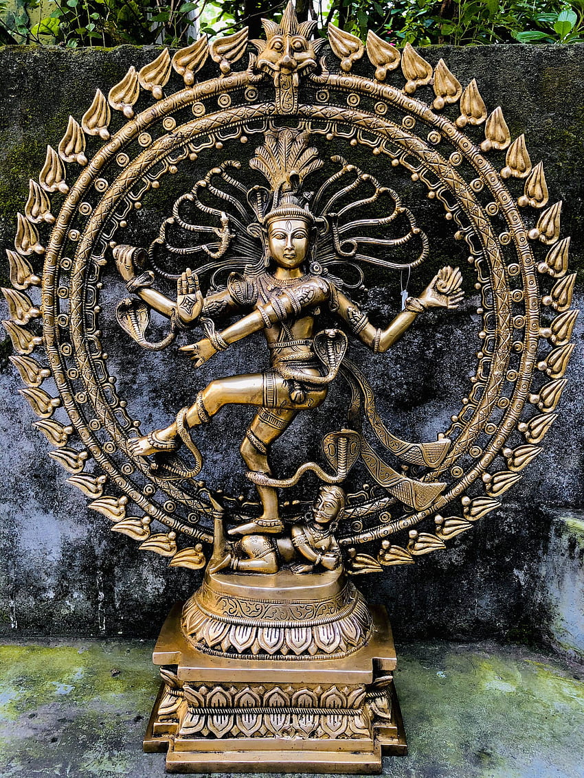 handgefertigte tanzende Shiva Natraj Statue Indoor Outdoor. Etsy im Jahr 2021. Tanzender Shiva, Shiva, Statue, Nataraja HD-Handy-Hintergrundbild