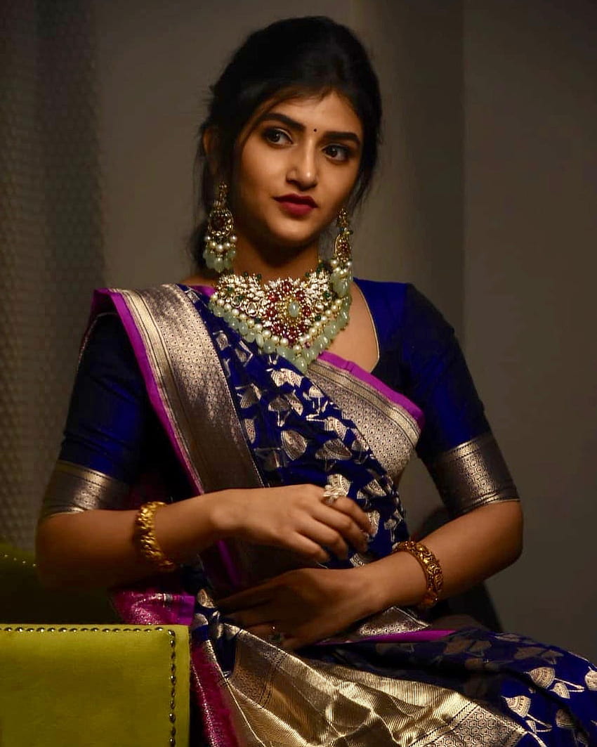 Sreeleela, sari, diseño de moda fondo de pantalla del teléfono