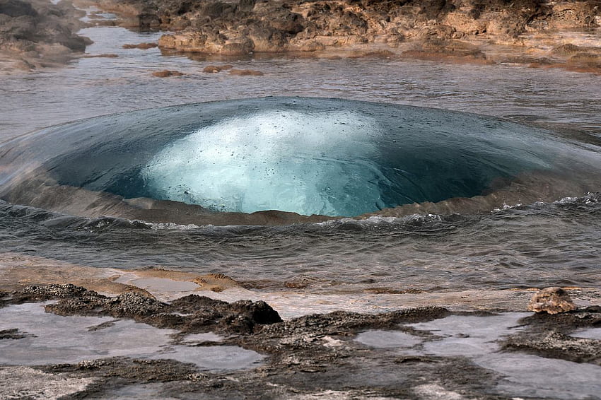 of Iceland That Make You Want to Visit Right Now! - Europe Up Close, Iceland Geyser HD wallpaper