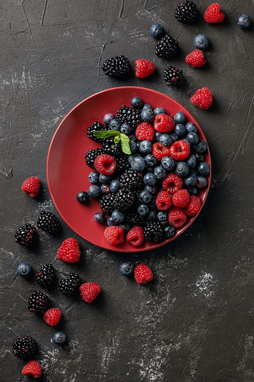 Berries, delicious fruits HD phone wallpaper