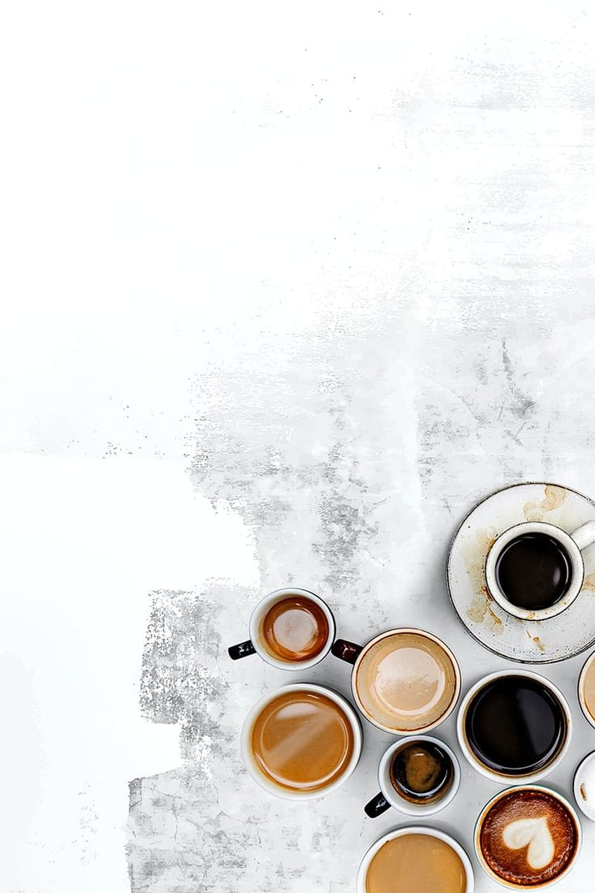 Kaffeetassen auf einem abstrakten weißen und grauen Hintergrund. von / Ecke. Kaffee, Kaffee, Kaffee, Kaffee abstrakt HD-Handy-Hintergrundbild