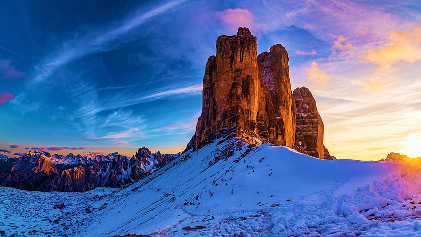 Los tres picos de Lavaredo, Dolomitas, Italia, alpes, nieve, picos, nubes, tirol del sur, cielo fondo de pantalla