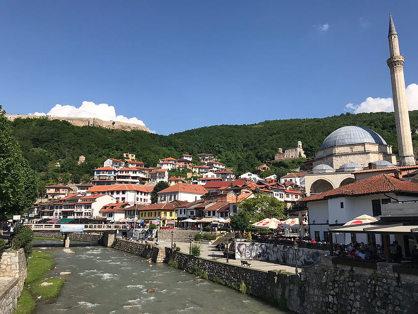 Drei Tage im Kosovo - The Road Junkies, Prizren HD-Hintergrundbild