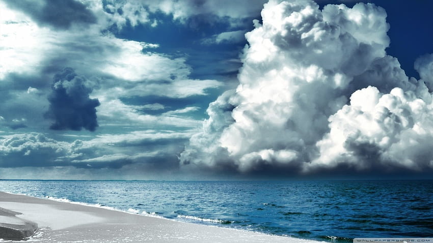 wspaniałe chmury nad błękitnym morzem, błękit, morze, chmury, niebo, plaża Tapeta HD