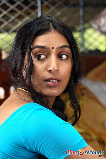 desktop wallpaper padmapriya in snehaveedu 4 padmapriya janakiraman thumbnail