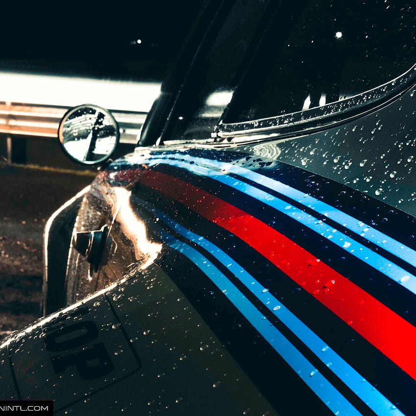 Cette magnifique Porsche 911 RSR Martini Racing devrait être votre nouvelle Fond d'écran de téléphone HD